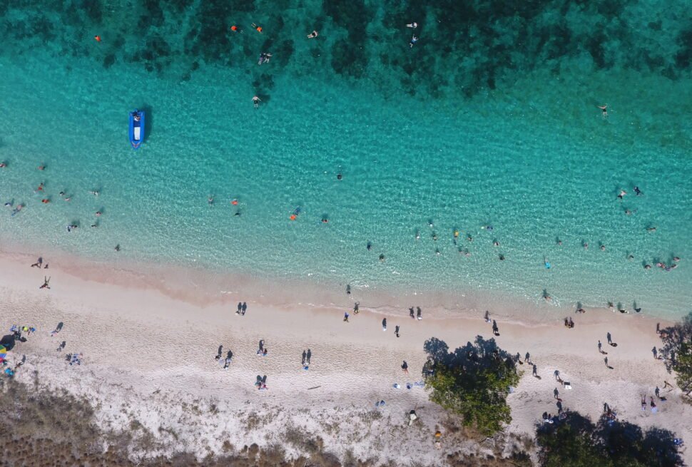 pink beach komodo