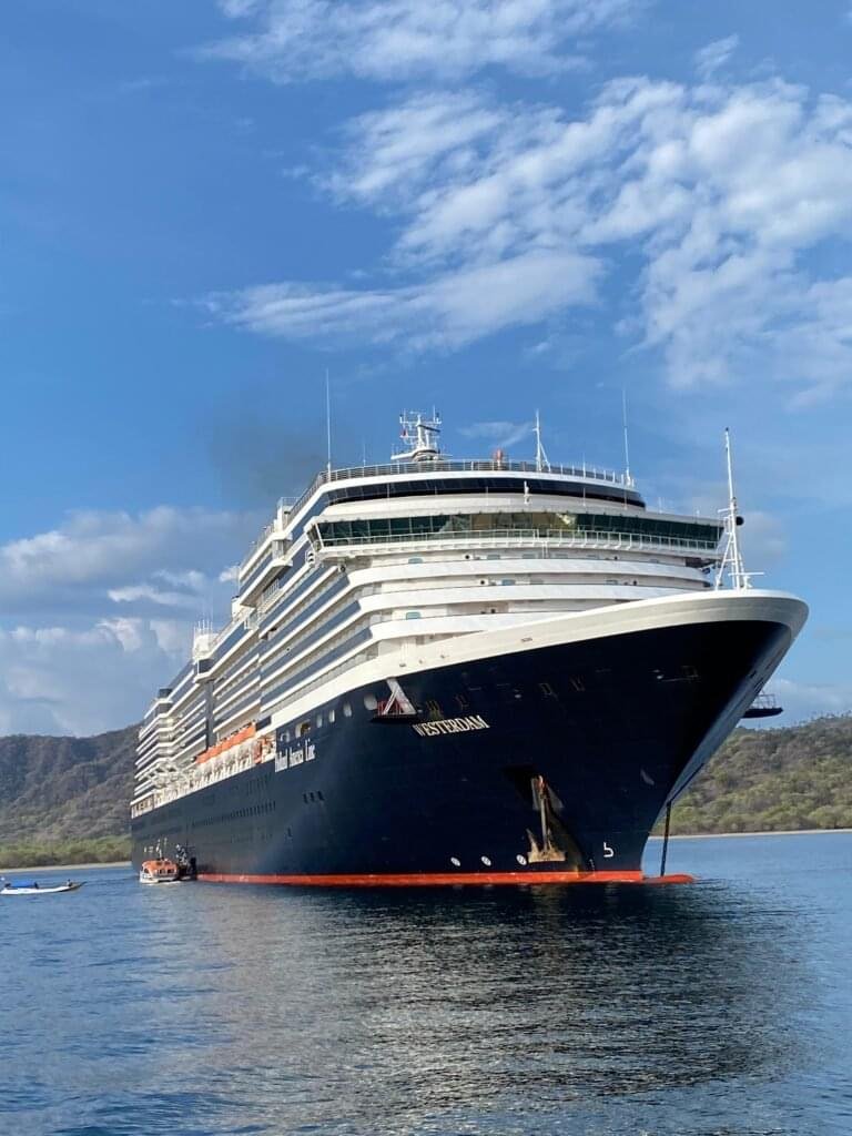 komodo shore excursions