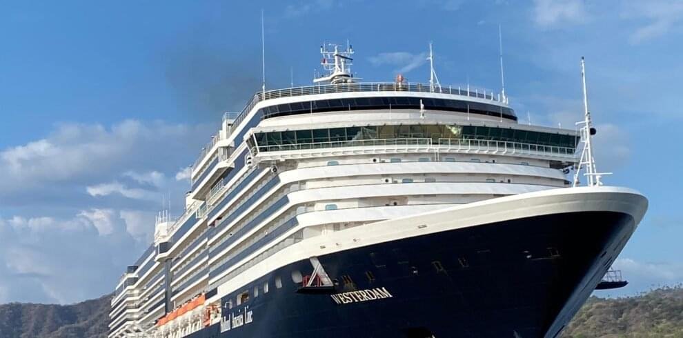 komodo shore excursions